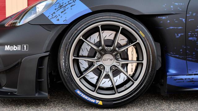 都是3.x秒破百，保时捷718和特斯拉model 3怎么选？