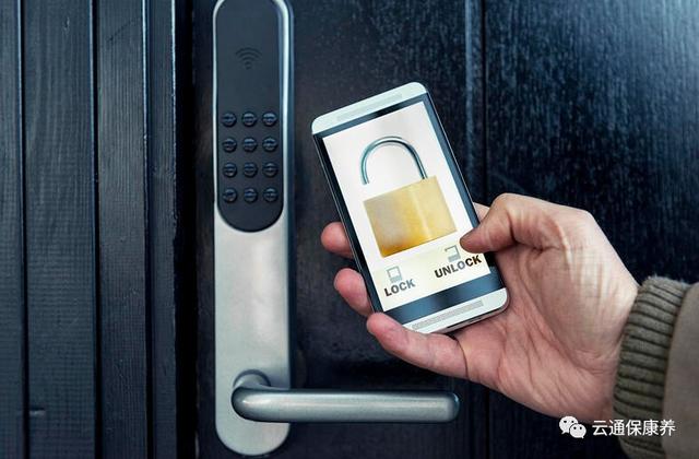 一个人关不关心父母，看看进门的锁就知道