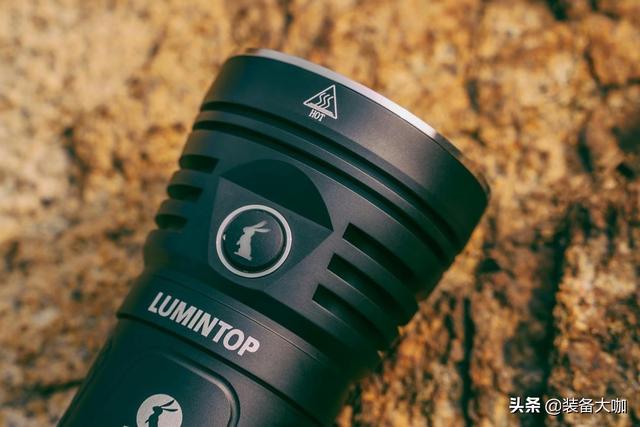 这款三眼小钢炮竟有18000流明——Lumintop雷明兔GT3手电