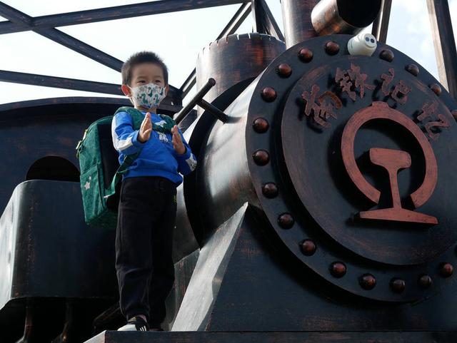 GMT for Kids轻巧护脊儿童书包：背负梦想×轻装上阵