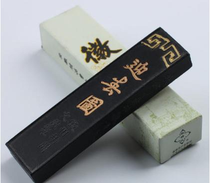 纸是我国最伟大的一个发明之一,世界上虽然有很多纸,但是宣纸仍然是