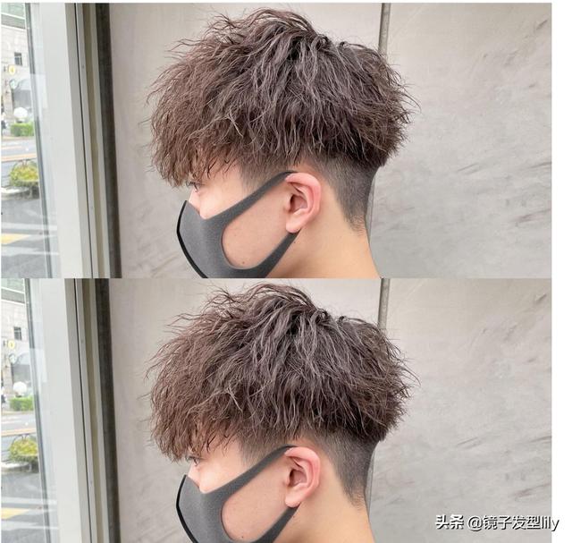 那就会让你帅得无可挑剔,小波纹的锡纸烫很有造型感,蓬蓬得很显发量