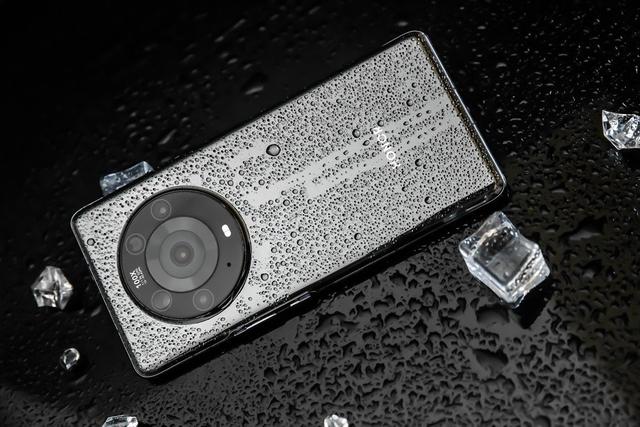 荣耀Magic4 Pro亮相，6400万双主摄+5500mAh，98.5%屏占比赏心悦目