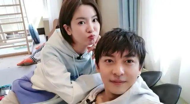 李佳航李晟婚变背后：男方太佛系，女方太理想主义，生活一地鸡毛