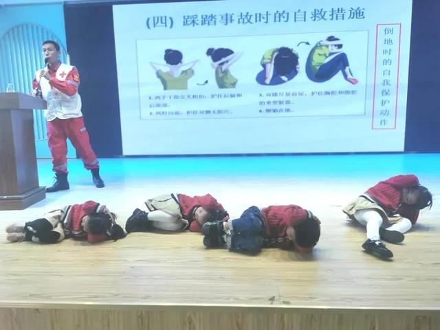 开展安全教育 创建平安校园—邵武市红十字走进第二幼儿园