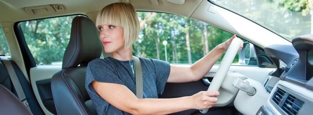 开车倒车技巧（倒车怎么操作步骤）