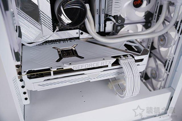 高顏值雪武戰姬純白主題，i7 11700K配RTX3070水冷主機方案