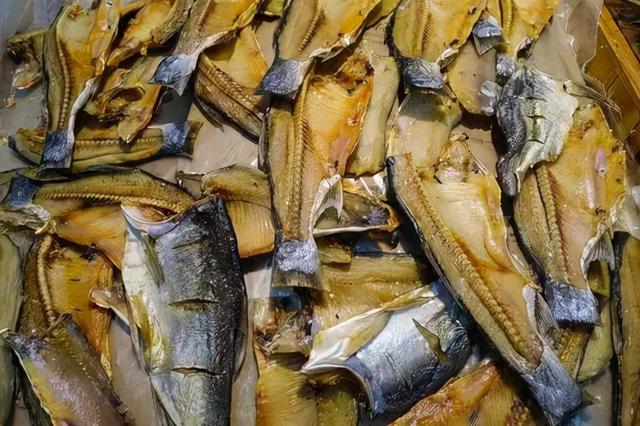 炒菜时先放大蒜，会产生致癌物吗？不妨听听医生怎么说