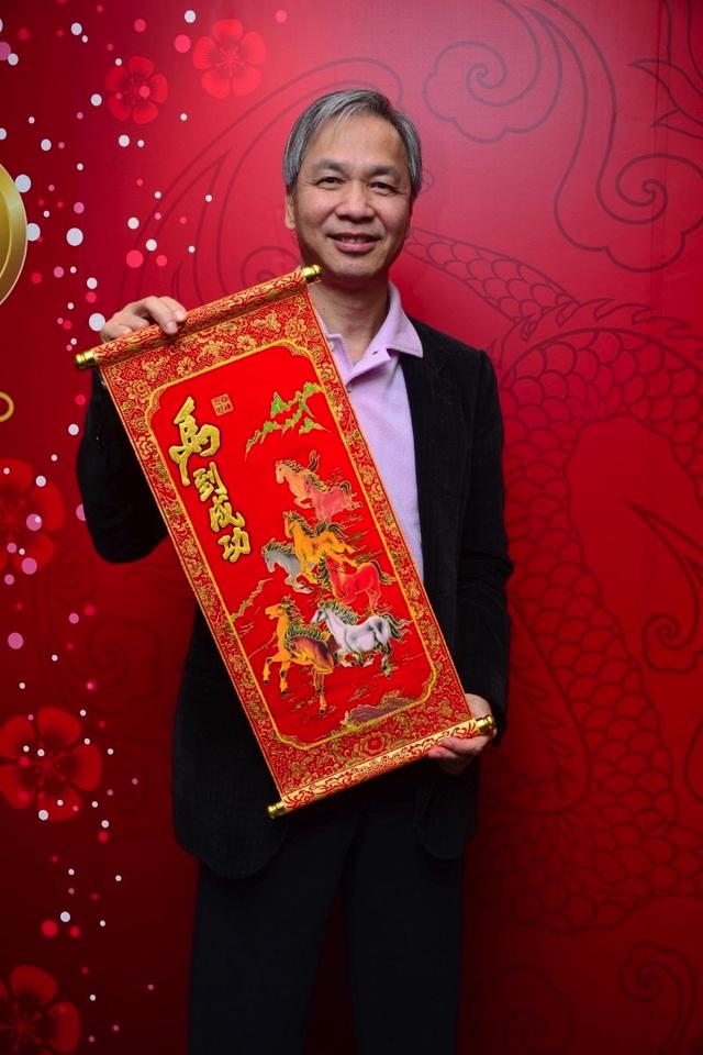 27岁港姐何艳娟与30亿前夫发声明无金钱利益，自曝两人去年已离婚