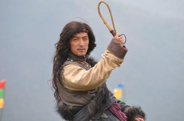 要变天了，娱乐圈迎来“虎头铡”，只有潮水退去，才知道谁在裸泳