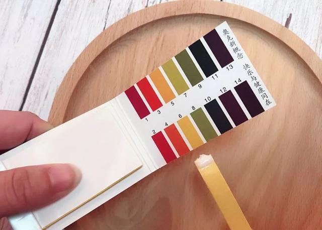 手背皮肤就长鸡皮一样