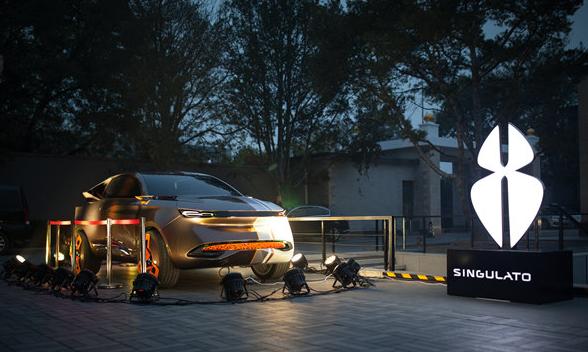 四年花80亿只造了两辆概念车，而且连车门拉手都是用胶布粘住的