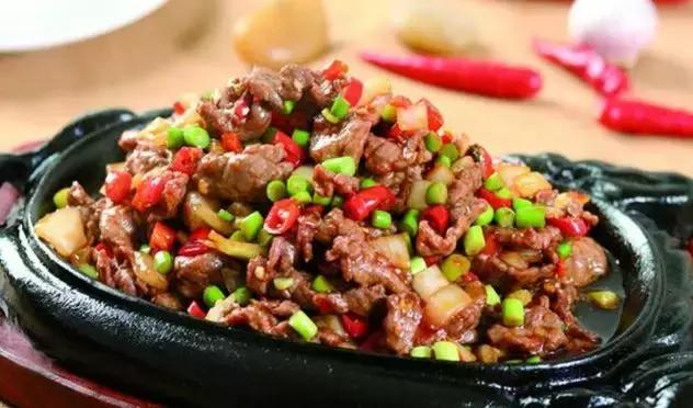 铁板草鱼最好吃的做法？铁板可以炒什么好吃的，这么写的真好