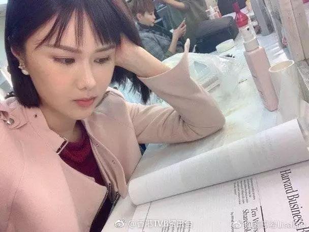 TVB御用千金成超级学霸，读全球最牛课程，一年学费超百万