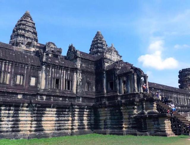 高棉的微笑（第一集）吴哥窟探秘历险记（Angkor Wat)