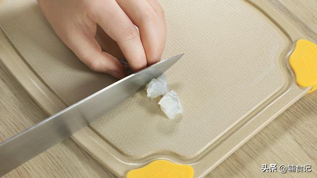 宝宝突然变得不爱吃饭？辅食这样变，宝宝每餐吃光光