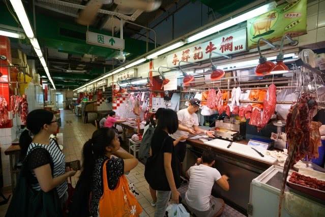 无论是天王巨星还是TVB绿叶，到了菜市场都只是普通熟客街坊！
