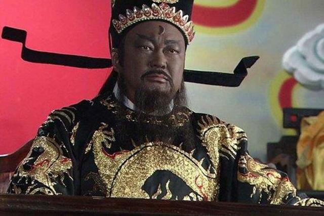 包拯在60岁寿宴上感叹膝下无子，儿媳却突然下跪说：这是您儿子
