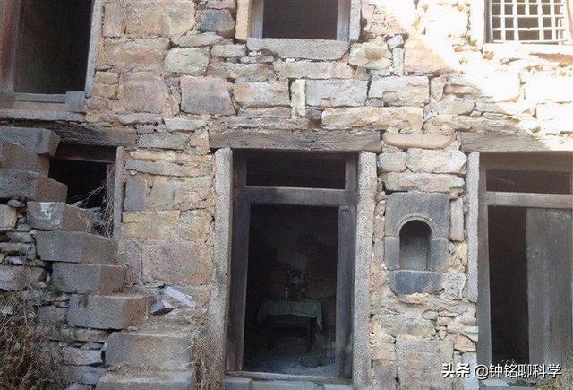 封门村真实灵异事件:中国第一鬼村“封门村”有多神秘？主播夜闯鬼村，晚上又报警求救