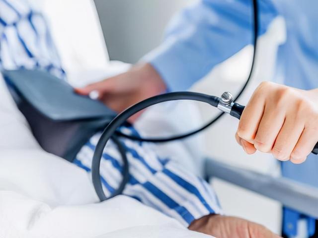 多喝牛奶对“甲减”有好处？若想甲状腺激素稳定，3种食物或少碰