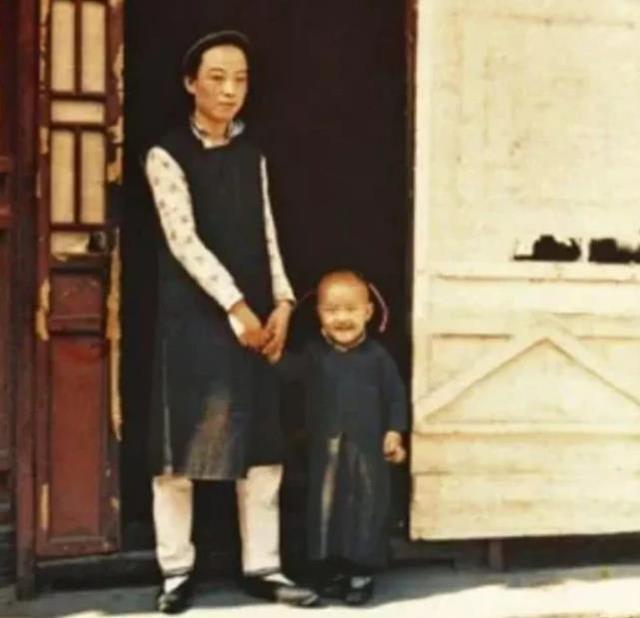 100多年前，一位欧洲人拍下了真实的清朝