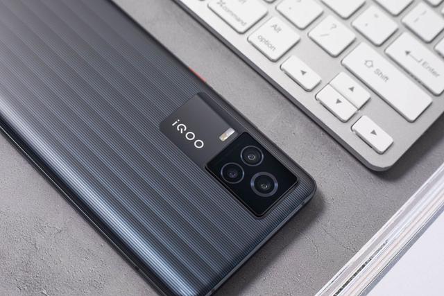 iQOO 7深度体验：一部能够给你带来进阶游戏体验的手机-第2张图片-9158手机教程网