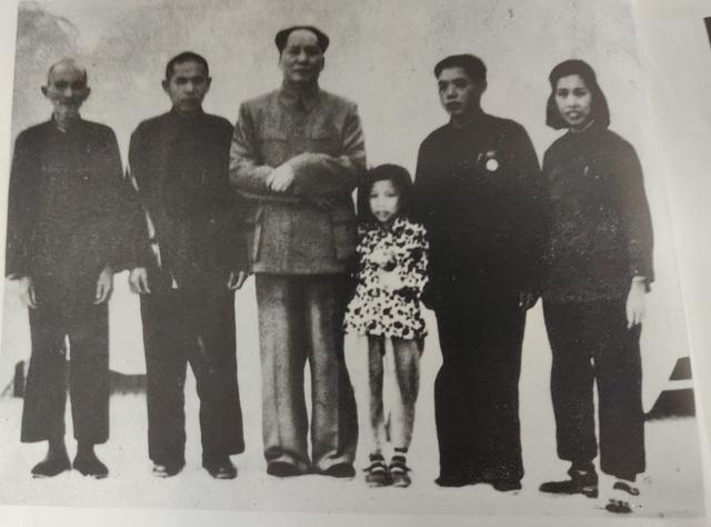 毛主席数次拒绝堂弟毛泽荣进京，1972年见面后埋怨：怎么才来看我