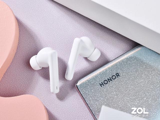 荣耀亲选earbuds x2真无线蓝牙耳机,耳机盒采用扁平设计
