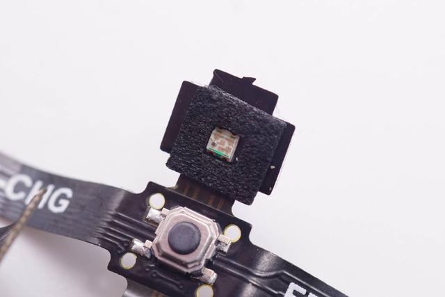 采用高通QCC3040蓝牙主控，omthing首款降噪耳机AirFree2拆解报告