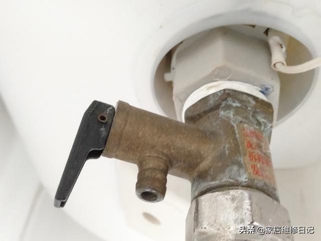 史密斯热水器换镁棒教程，怎样清洗电热水器及更换镁棒？