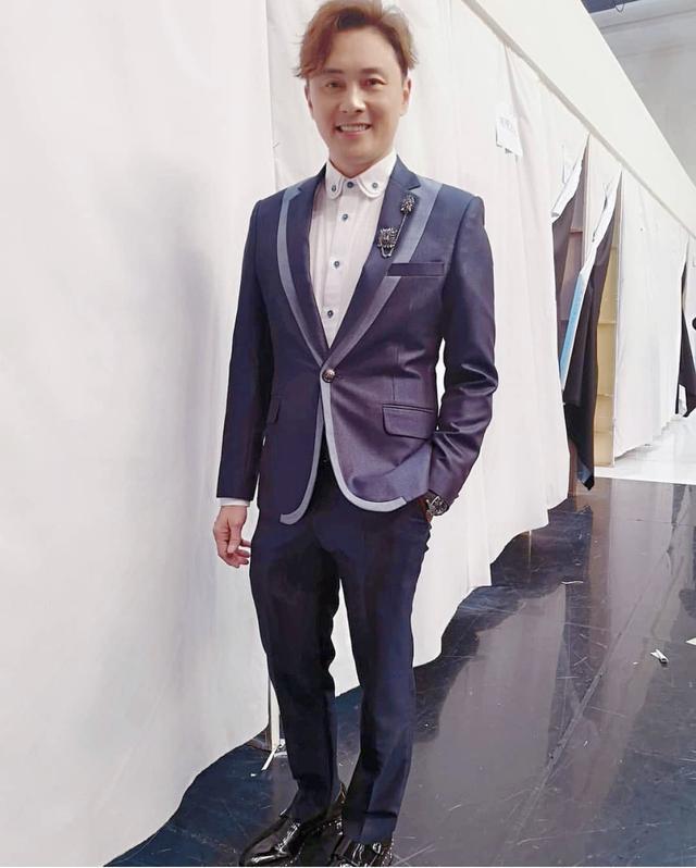 TVB最佳男配终于翻身当男一号 电视城偶遇郑伊键感谢20年前提携