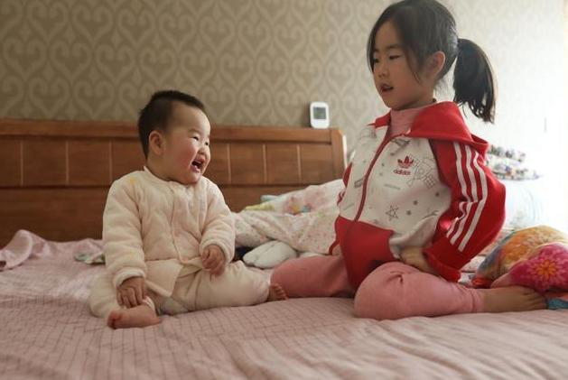 “双子户”和“双女户”有啥不同？父母晚年生活，差别还是很明显