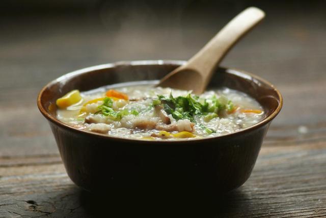 患糖尿病后不能喝粥？营养师：如果是这2种粥，适量吃不会升血糖