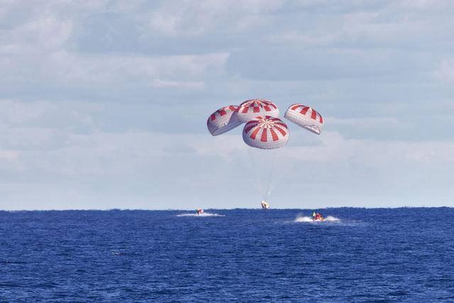 神舟13号需在1米高度精准反推着陆，如何做到的？美国为何不用？