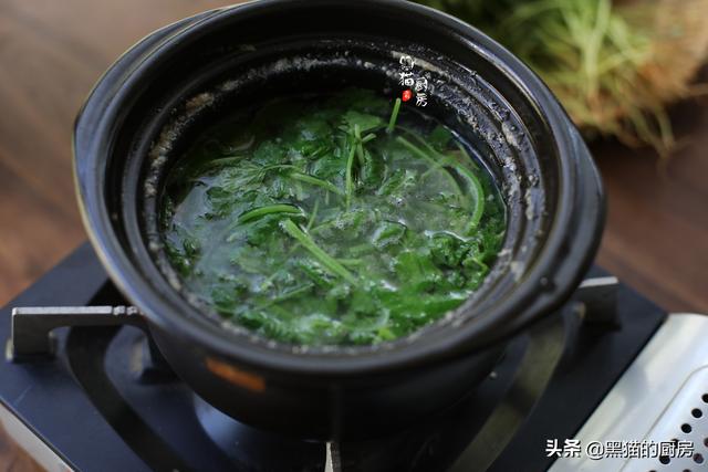 女人要好好爱自己，2块钱益母草煮汤，每个月煮4次，暖腹不受寒凉