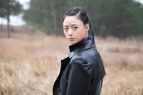 她所饰演的女主方莹玉.