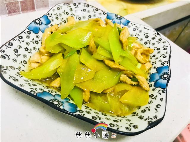 色香味俱全的家常菜，假期里試著做給家人吃，超級香 美食頻道 第3张