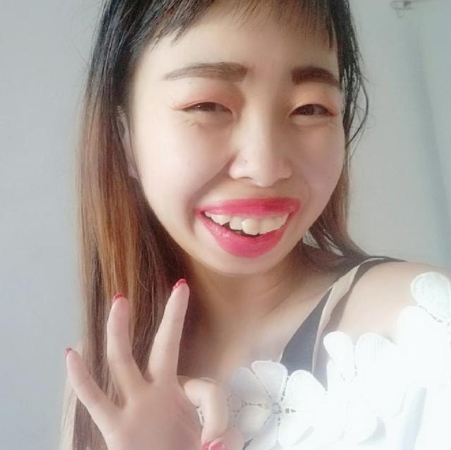 "嘟嘟姐"一夜爆红!网红白小白爆料称:她直播一天最少赚50w