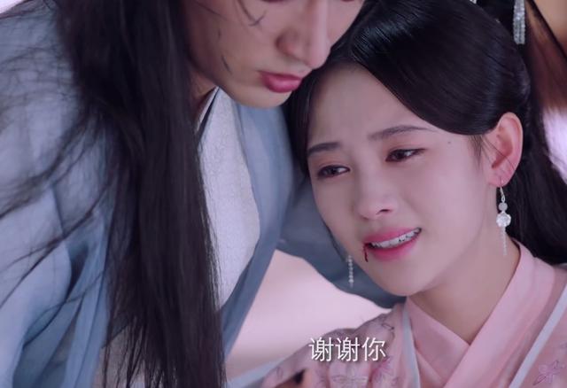 第五,韩芸汐最后和龙非夜拥抱的时候,手镯不见了,应该就是韩从安利用