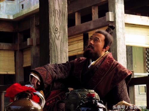 蔡文姬为救夫被曹操强留府中，其间发生了什么？