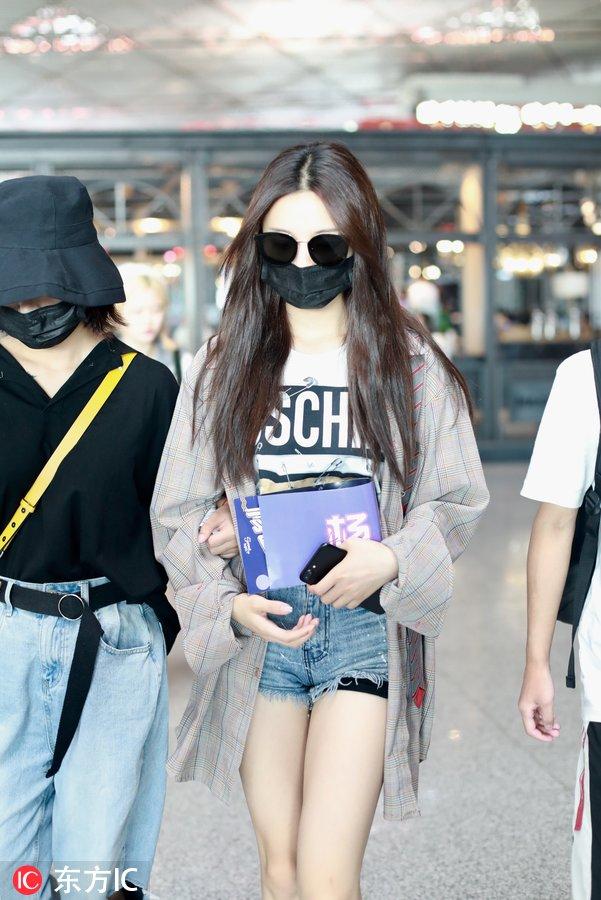 杨超越自带套自己（杨超越圈内人爆料）