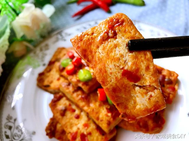 川辣紅燒豆腐，香辣可口，超級下飯，幾分鍾就搞定，好吃又好做 美食頻道 第12张