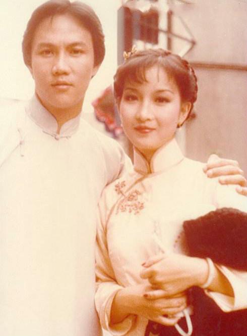 ��װ�������Ӿ��ϰ�����Щ(TVB�����������1979�桶����˫�����������㡷�����緢����һ��)