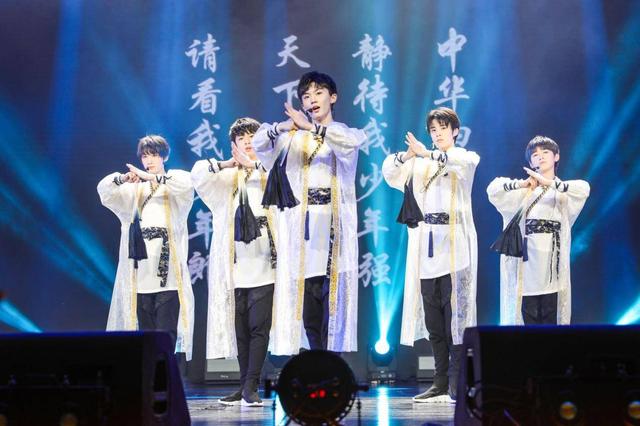 酷狗直播臺風少年團出道現場瘋狂爆料 笑聲不斷燃爆現場