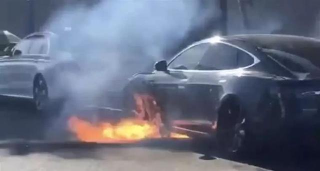 汽车报警故障灯标志图解，电动汽车越来越火，这几个故障灯看不懂当心起火！