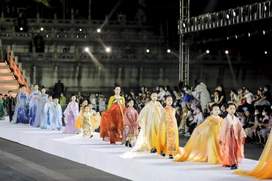 寰亚未来：开启儿童模特4.0时代