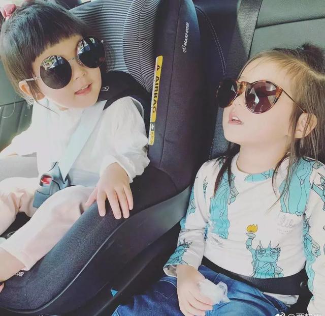 贾静雯三个女孩多大（贾静雯三个孩子是男还是女）