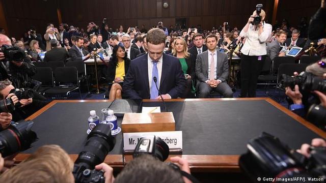 苹果更改隐私设置后，Facebook 等四大社交平台损失近百亿美元