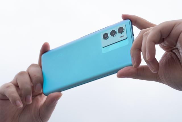 vivo  T1评测：骁龙778G+5000mAh组合，重度使用一整天是什么体验？