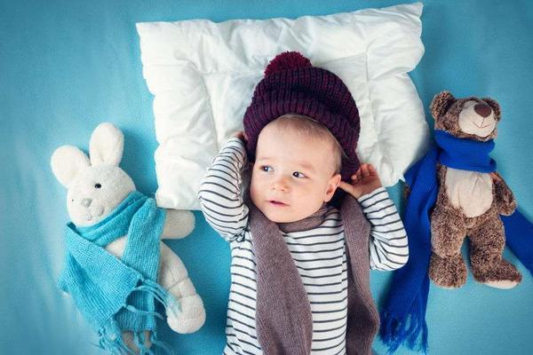 宝宝打喷嚏时，家长的这4个错误行为，可能会造成耳朵损伤